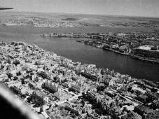 1944 г. Крымская военная наступательная операция (8 апреля - 12 мая 1944 г.) Освобождённый Севастополь с высоты птичьего полёта.  Хроника  Великой Отечественной войны 1941-1945 гг. Фото © http://fototelegraf.ru/225336-osvobozhdenie-kryma-v-1944-godu.html