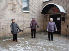 Архив. 12 февраля 2018 г. Великий Новгород. Клуб любителей скандинавской ходьбы при отделе-центре «Северный». Фото Елены Андрюковой ©