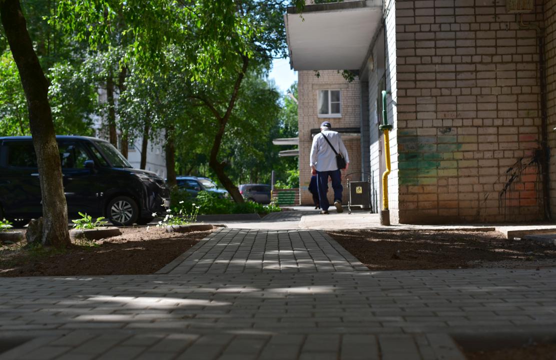 Дворовые территории Великого Новгорода активно преображаются благодаря  нацпроекту 