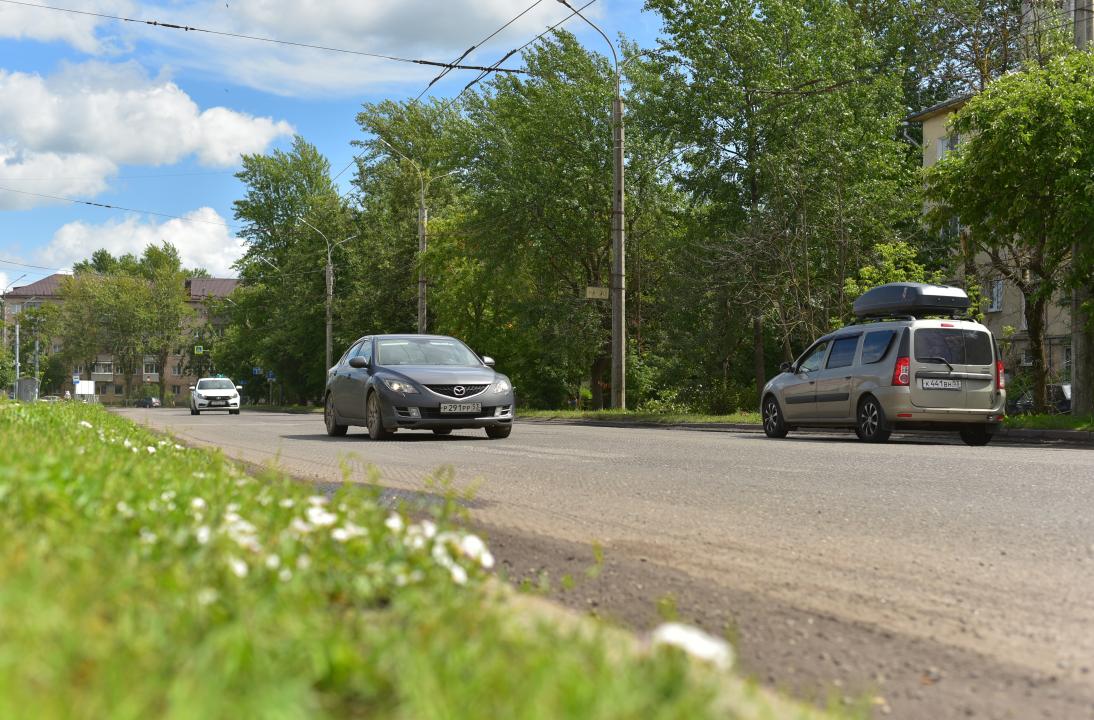 Безопасные качественные дороги» в Великом Новгороде: начались работы по  ремонту дороги на Германа