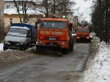 27.01.2016. Уборка и вывоз снега на Торговой стороне в Великом Новгороде. Фото Игоря Белова