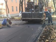8 октября 2021 г. Великий Новгород, ул. Людогоща. Ремонт тротуара по региональной программе "Дорога к дому". Фото предоставлено комитетом по управлению городским хозяйством