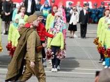 9 мая 2017 г. Великий Новгород, пл.Победы-Софийская. Празднование Великой Победы. Фото Игоря Белова